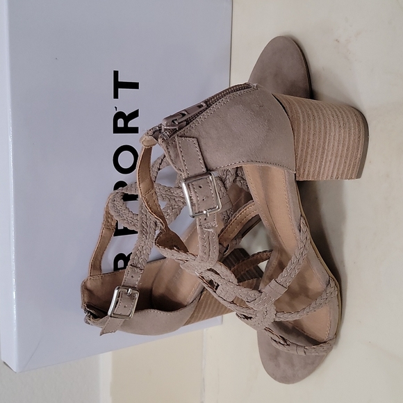 EUC Report Paula Women's Sandals Block Heel Taupe Size 8 - Picture 11 of 13